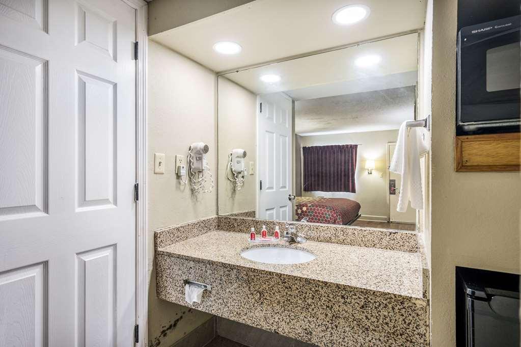 האנטסוויל Econo Lodge Inn & Suites University מראה חיצוני תמונה