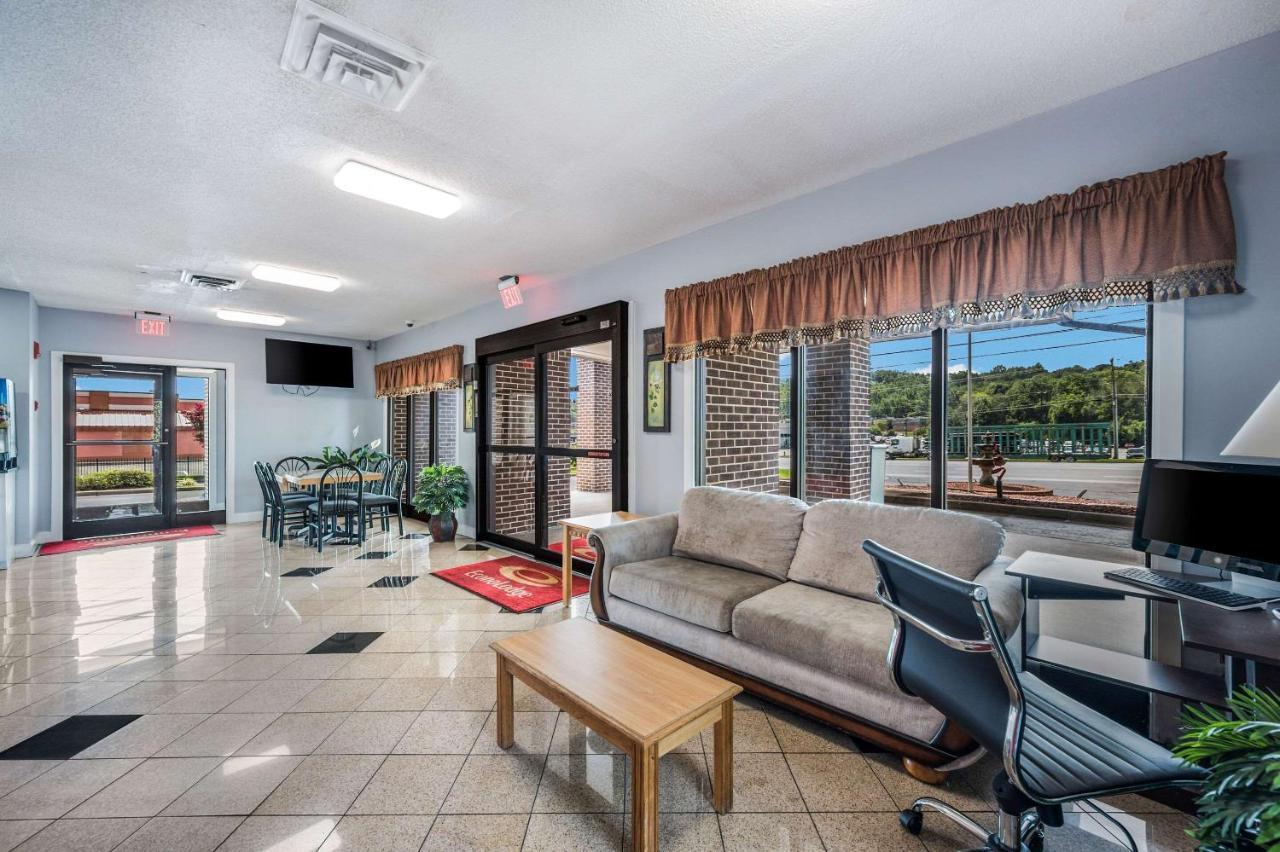 האנטסוויל Econo Lodge Inn & Suites University מראה חיצוני תמונה