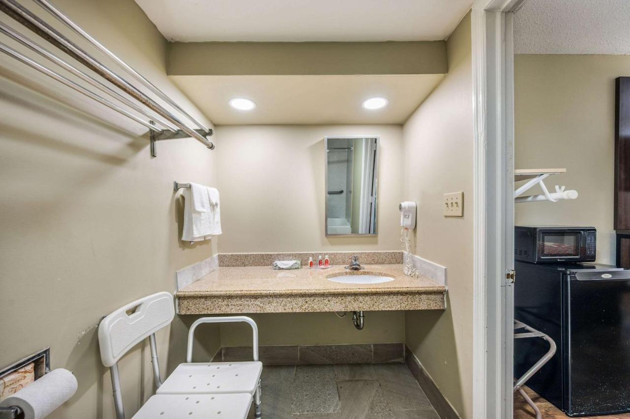 האנטסוויל Econo Lodge Inn & Suites University מראה חיצוני תמונה