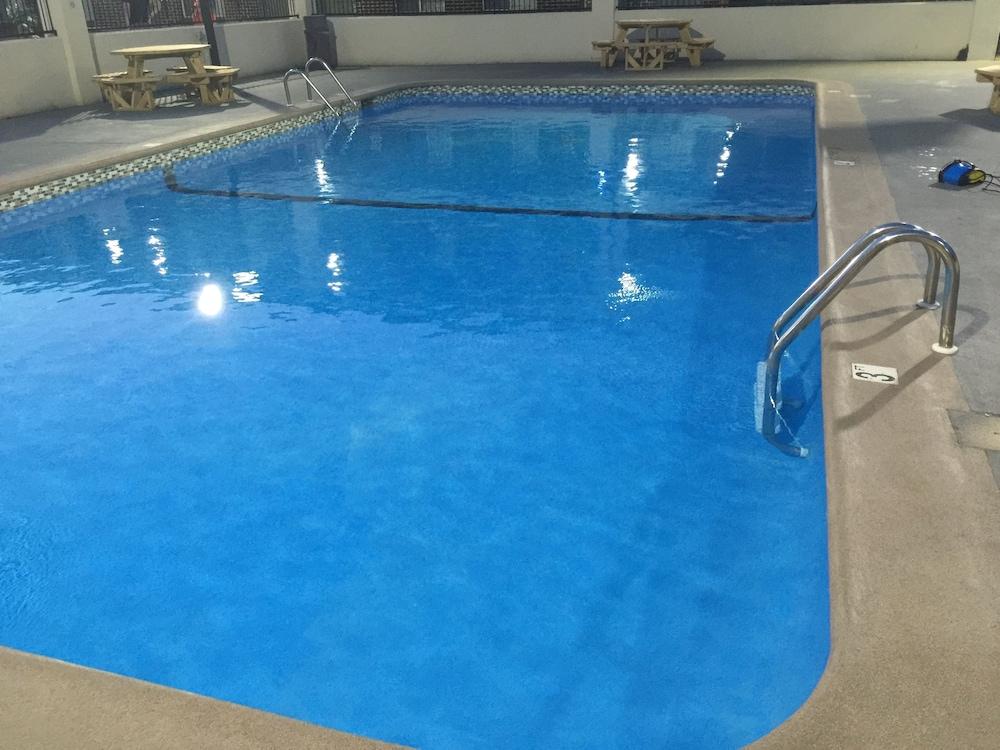 האנטסוויל Econo Lodge Inn & Suites University מראה חיצוני תמונה