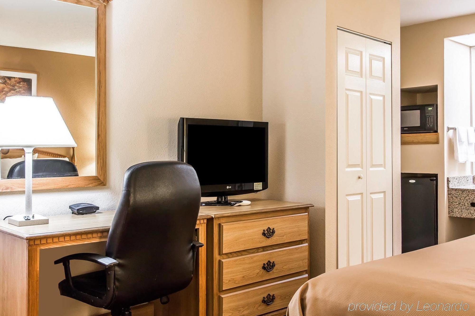 האנטסוויל Econo Lodge Inn & Suites University מראה חיצוני תמונה